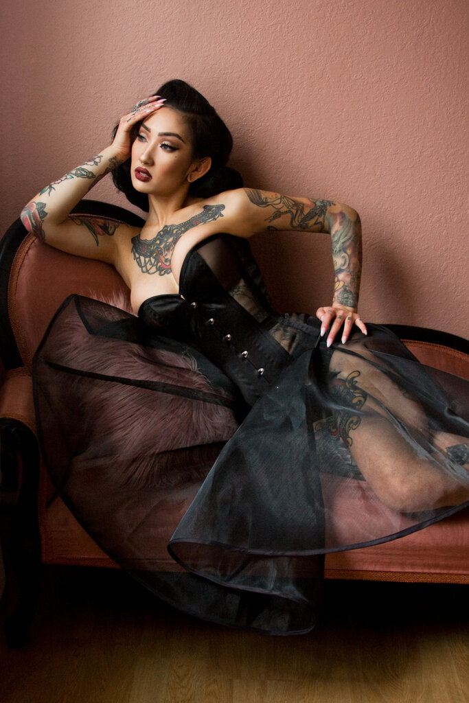Dark Garden Signature Risqué Sweetheart [Made To Order]