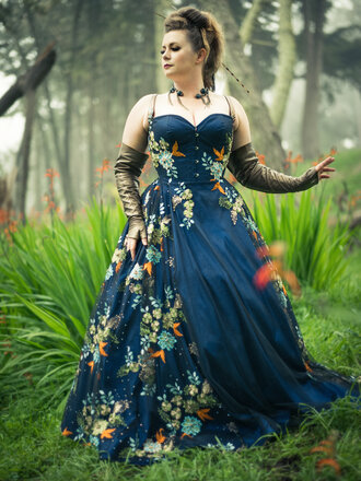 Dark Garden Bespoke Sweetheart Victorian with Straps Dark Garden Bespoke Sweetheart Victorian with Straps