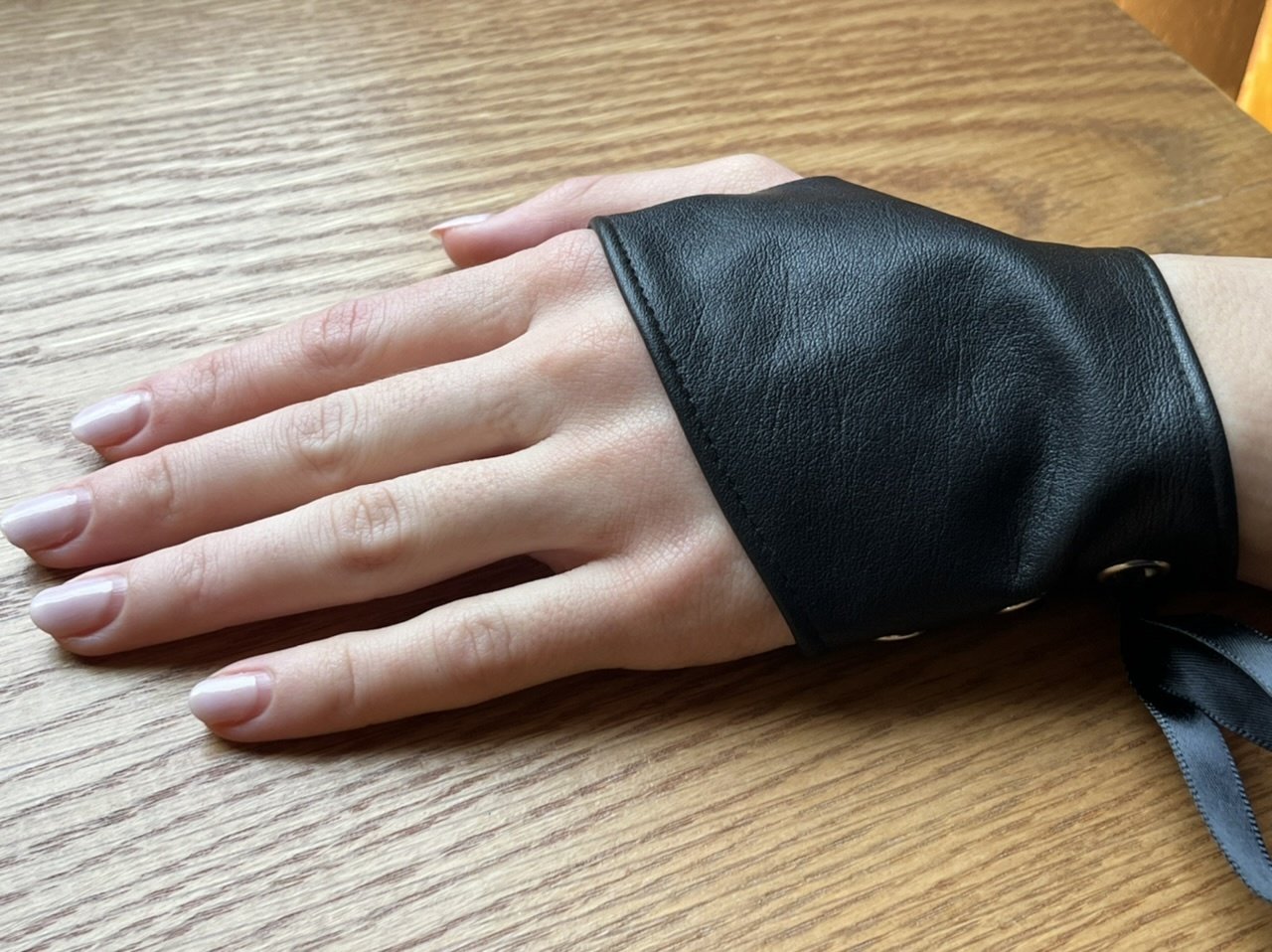 Leather / Mesh Fingerless Glove