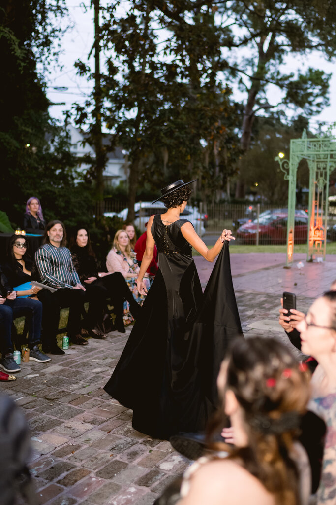 Dark Garden Posture Harness in Black Leather