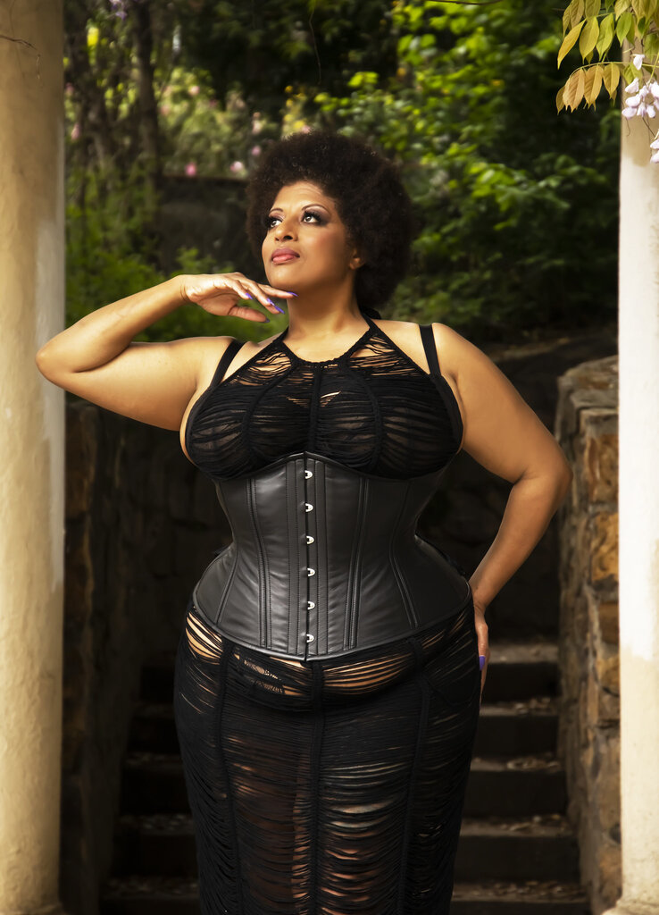 Dark Garden Signature Eden in Black Leather