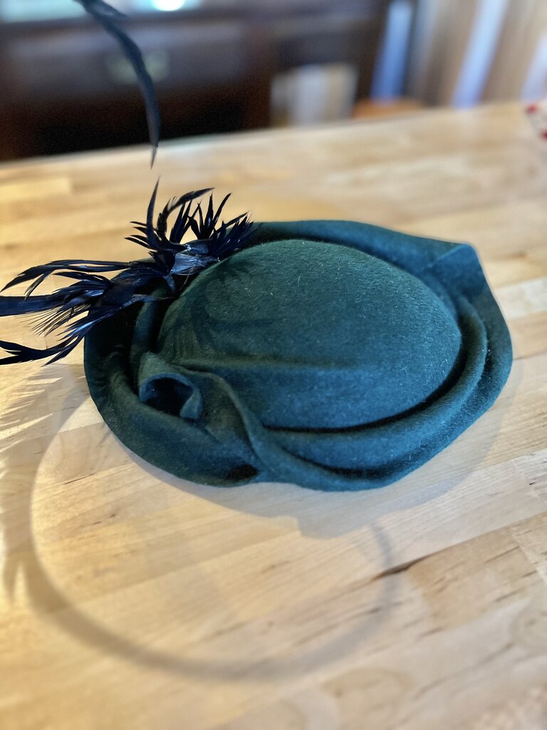 Kalico Delafay Kalico Delafay Green Sculpted Felt Hat with Vintage bird & Removeable Curled Black Pheasant Feather