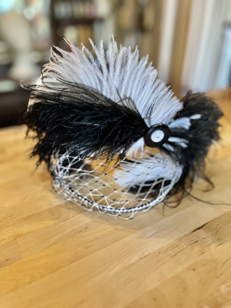 Kalico Delafay Kalico Delafay Juliette Frame with Black & White Ostrich Feathers