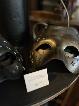 Kalico Delafay Star Papier-Mâché Masks