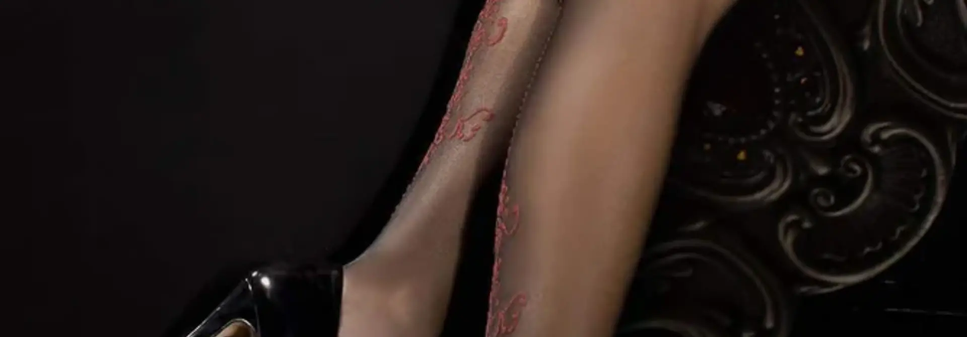 Studio Collants Sheer Black and Red Hold-up Stockings