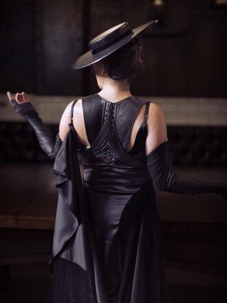 Dark Garden Posture Harness in Black Leather