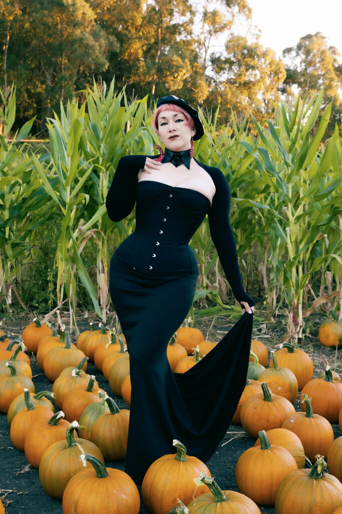 Dark Garden Signature Victorian in Poplin [Made To Order]
