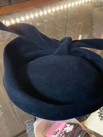 Kalico Delafay Kalico Delafay Simple Sculpted Black Felt hat with Twist