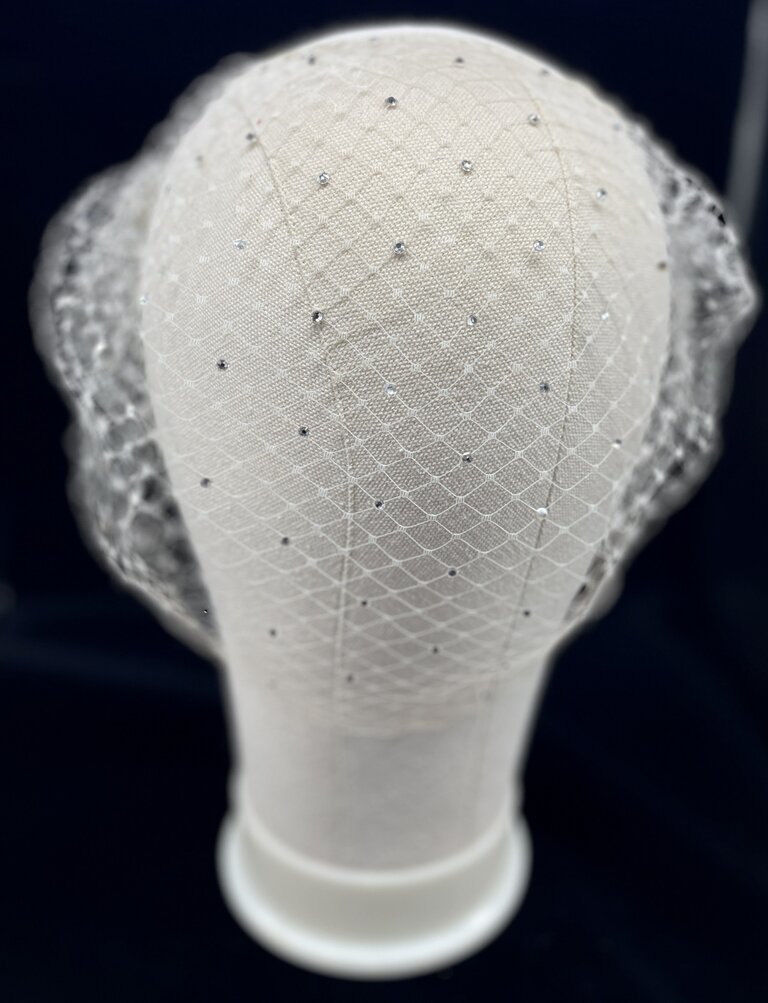 Kalico Delafay Kalico Delafay Ivory Veil w/Lace Clips Dotted w/Crystals