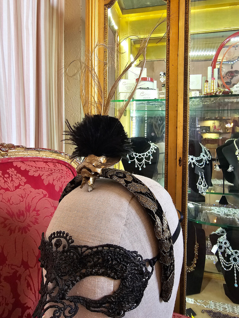 Kalico Delafay Kalico Delafay Covered Black Velvet & Gold lace Headband with Gilded Vertebrae & Gold Feathers
