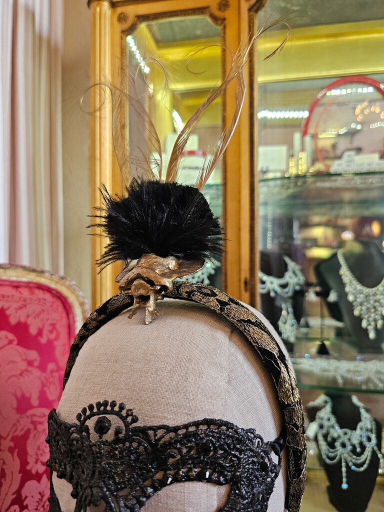 Kalico Delafay Kalico Delafay Covered Black Velvet & Gold lace Headband with Gilded Vertebrae & Gold Feathers