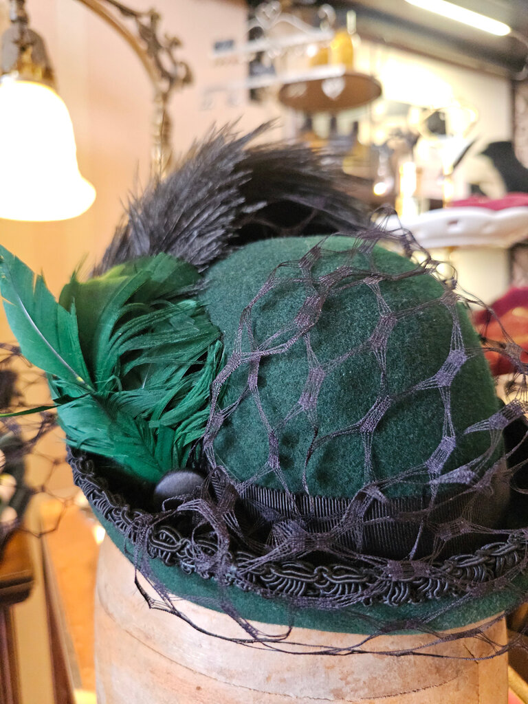 Kalico Delafay Kalico Delafay Deep Green Felt Mini Bowler with Veiling & Ostrich Feather