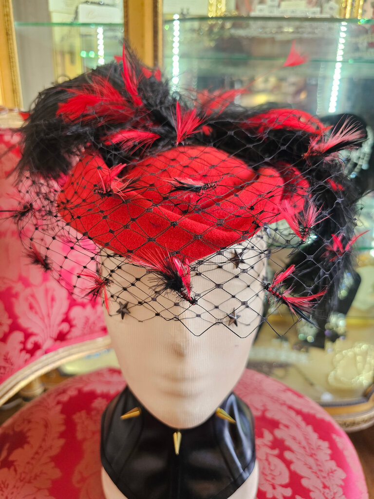 Kalico Delafay Kalico Delafay Red Felt with Feathers Fly Veil Red & Black Ostrich Feathers