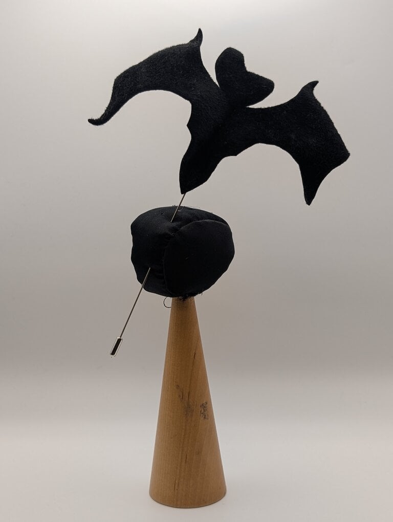 Kalico Delafay Kalico Delafay Large Felt Bat Accessories  Stick Pin