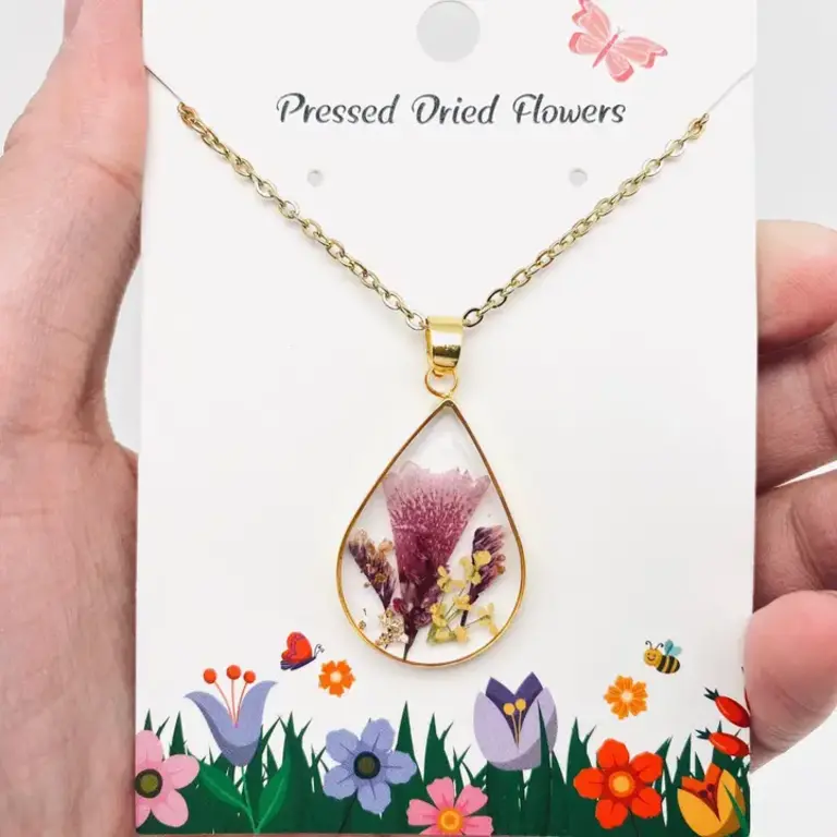 Mio Queena Dried Flower Necklace