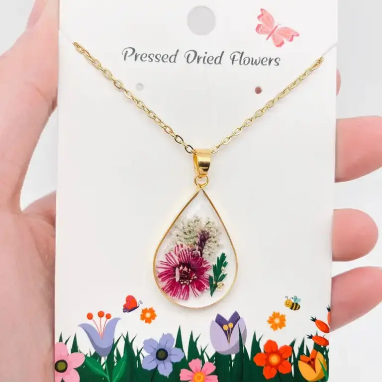 Mio Queena Dried Flower Necklace