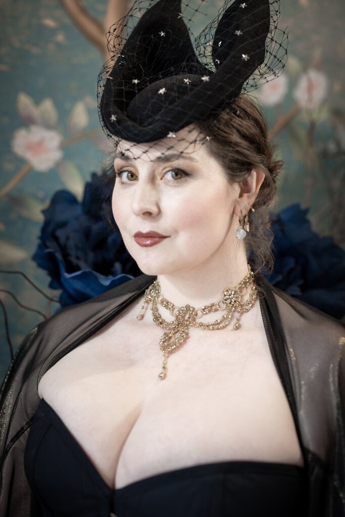 Kalico Delafay Kalico Black Felt Horn Tilt w/Silver Stars & Veil