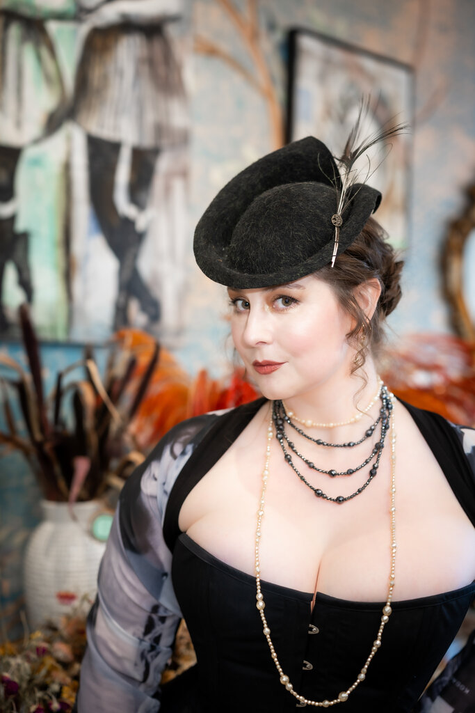 Kalico Delafay Kalico Delafay Sculpted Black Felt Tilt with Vintage Black Feather Trim