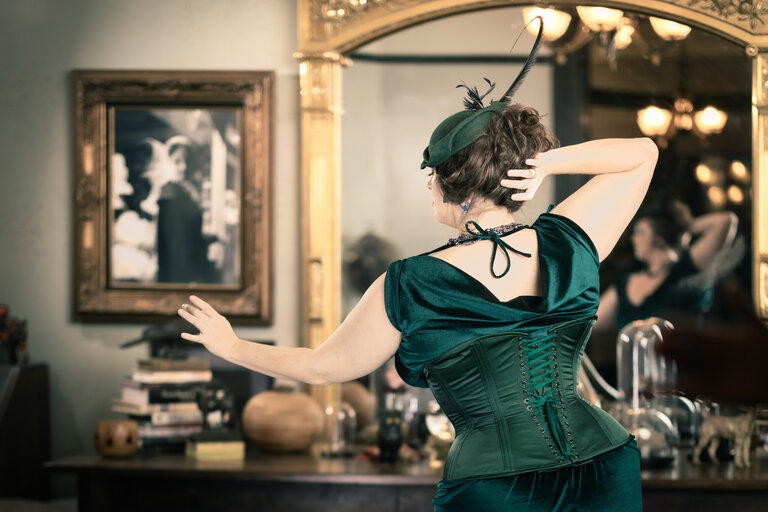 Kalico Delafay Kalico Delafay Green Sculpted Felt Hat with Vintage bird & Removeable Curled Black Pheasant Feather