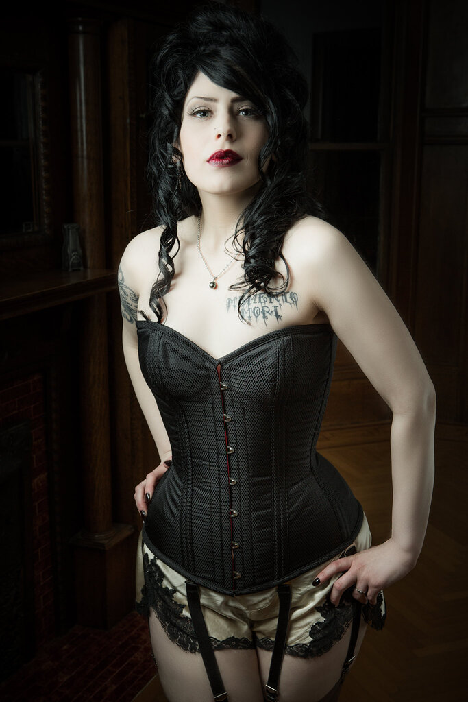 Dark Garden Signature Sweetheart in Brocade [Made To Order]