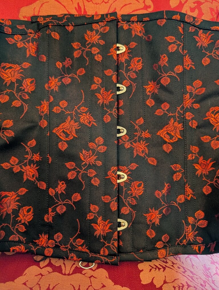 Dark Garden Red & Black Rose Broché Cincher 26 (Limited Edition)