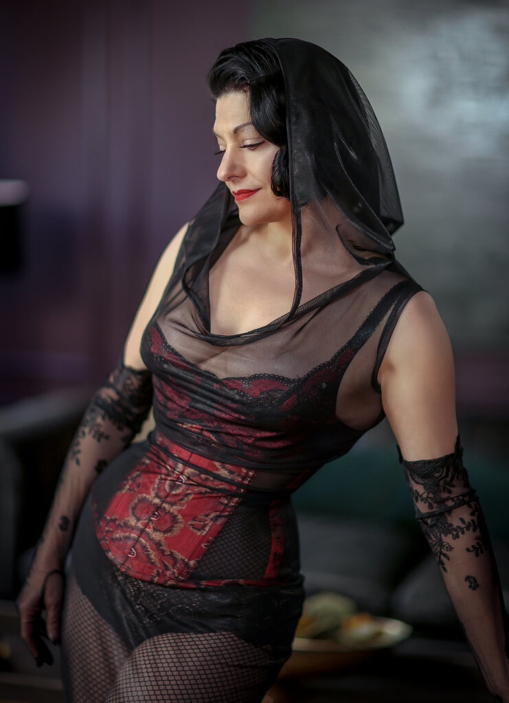 Dark Garden Personalized Design Cincher – Risque