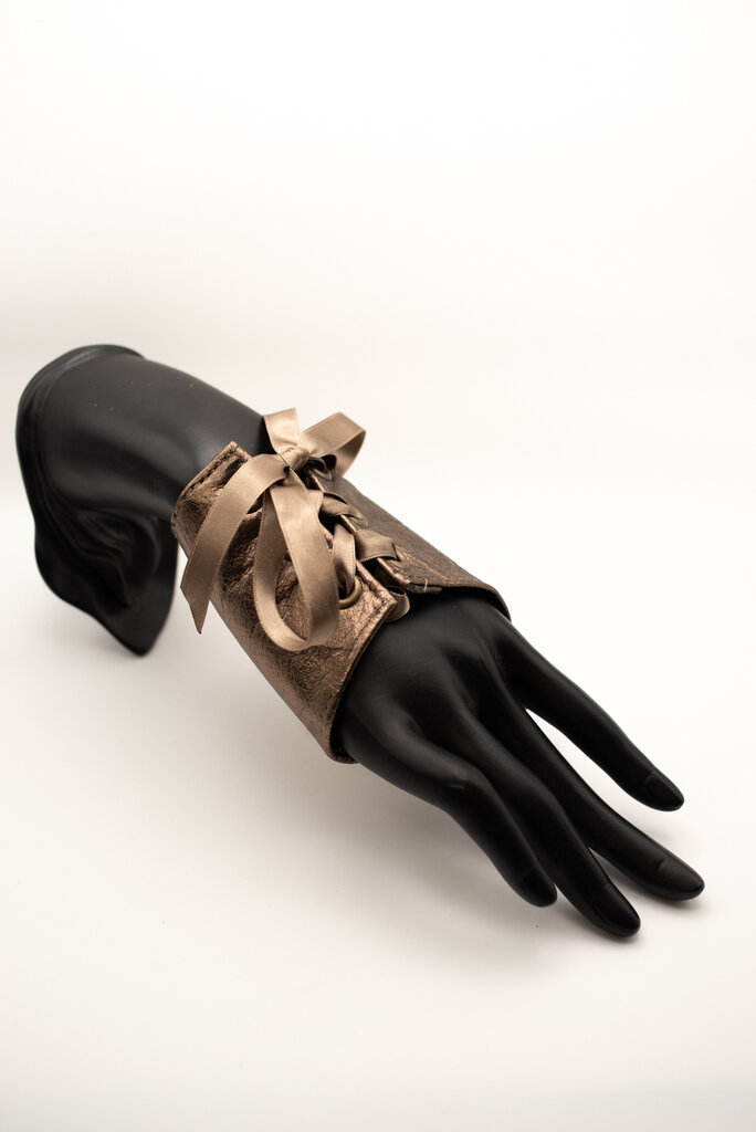 Dark Garden Signature Leather Glovelettes