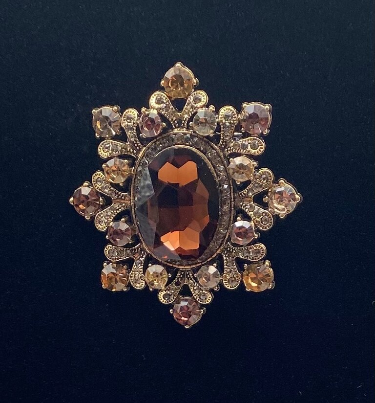 Mio Queena Vintage Sparkling Glass Rhinestone Snowflake Brooch