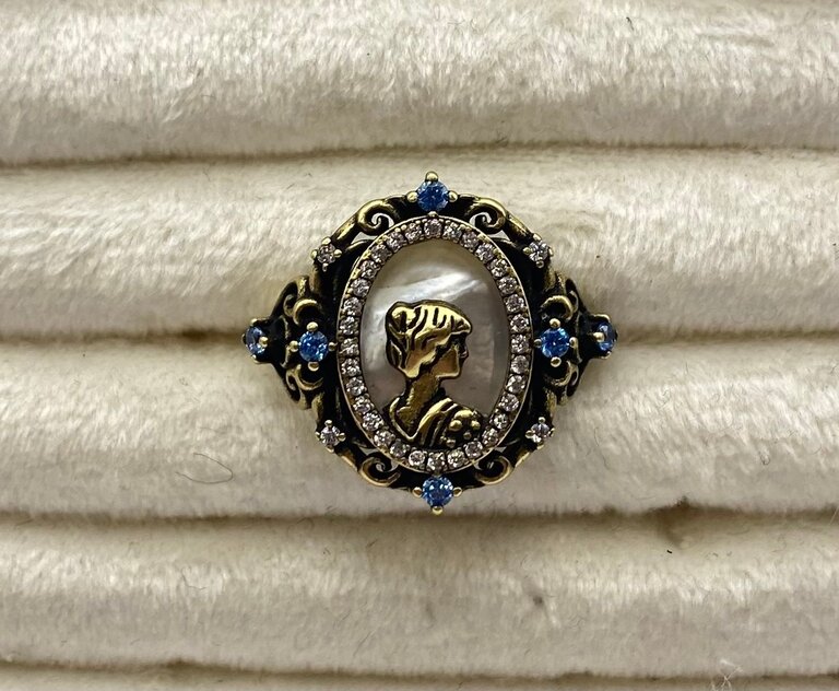 Mio Queena Vintage Baroque Bronze Goddess Ring