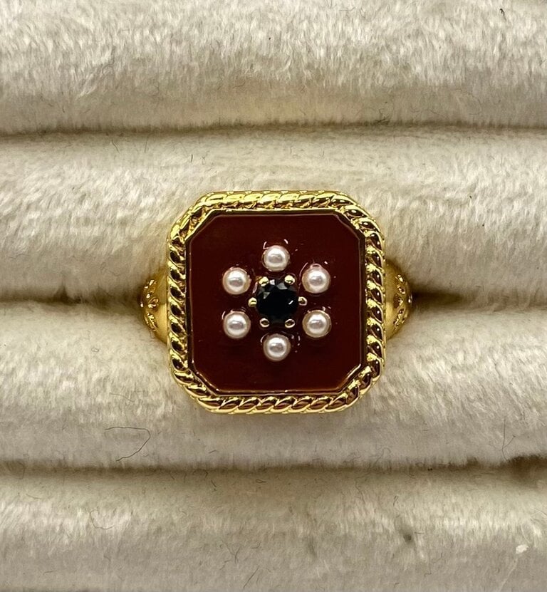 Mio Queena Vintage Pearl Flower Enamel 14k Gold Ring