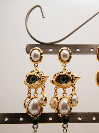 Mio Queena Evil Eye & Pearl Earrings