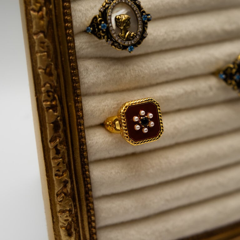 Mio Queena Vintage Pearl Flower Enamel 14k Gold Ring