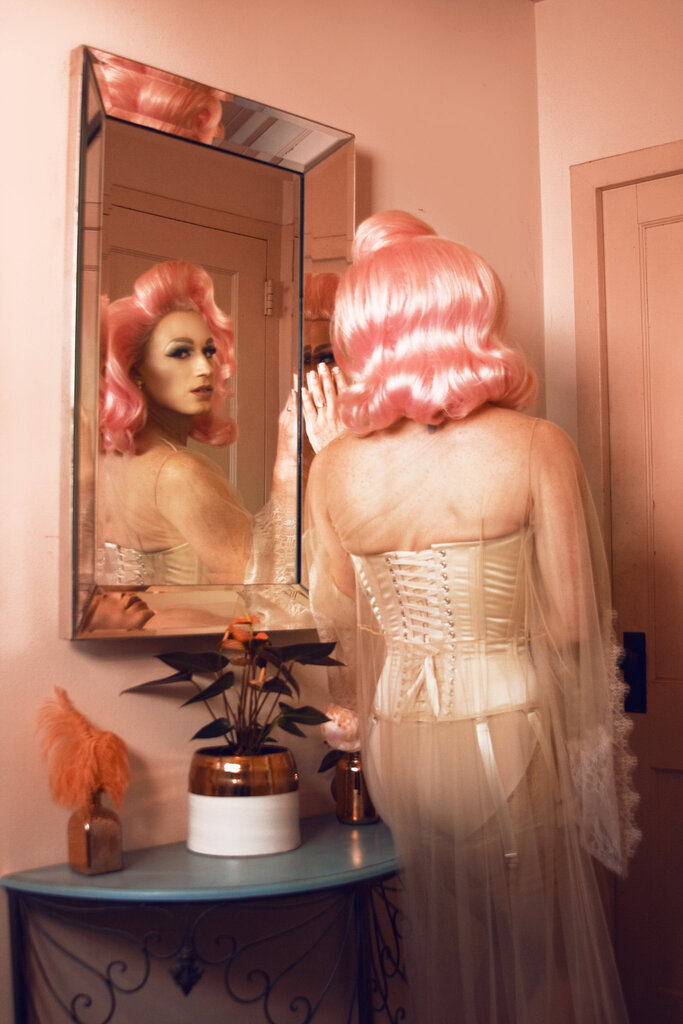 Dark Garden Limited Edition Venus in Vanilla Satin 25