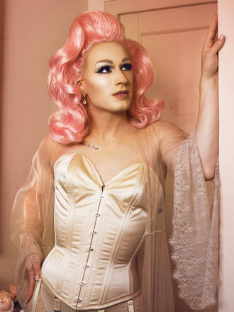Dark Garden Venus in Vanilla Satin 25 (Limited Edition)