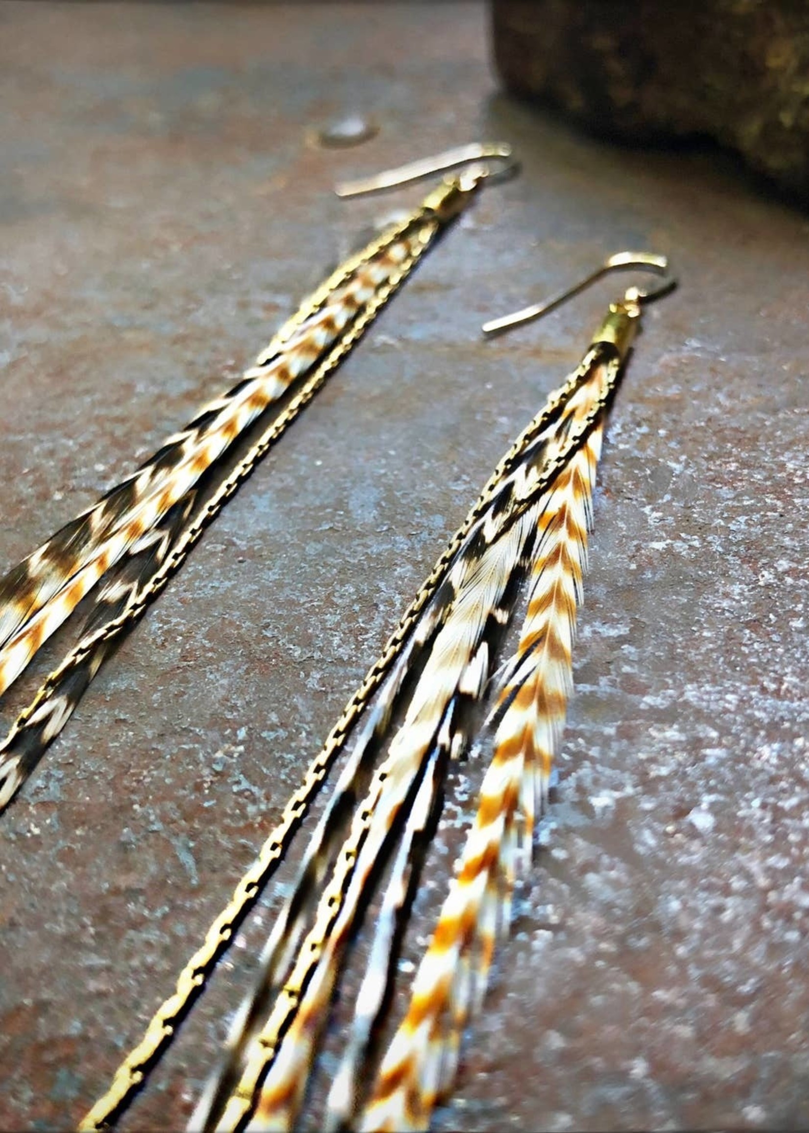 ASTALI Mini Feather Earrings