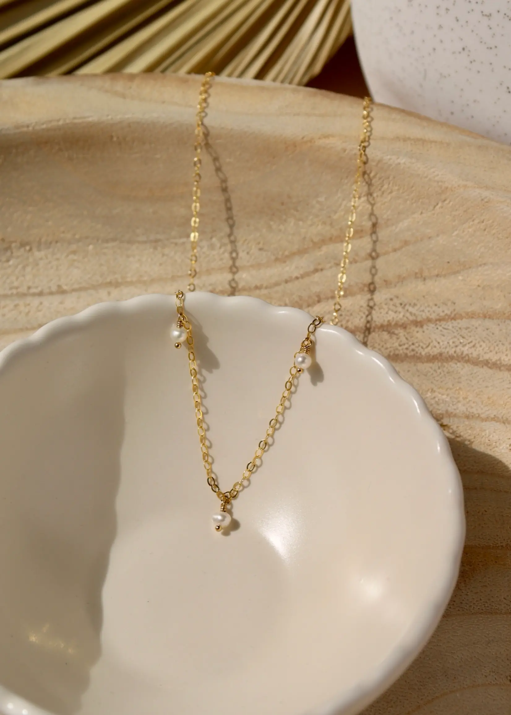 Token Jewelry Delicate Pearl Necklace