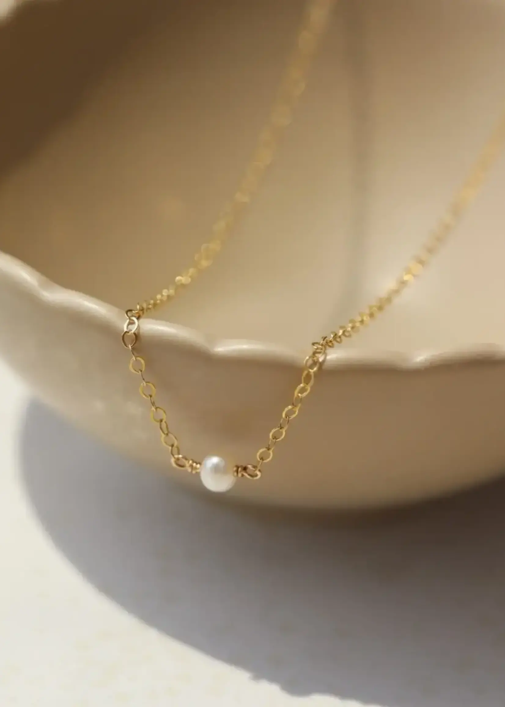 Token Jewelry Mini Pearl Necklace