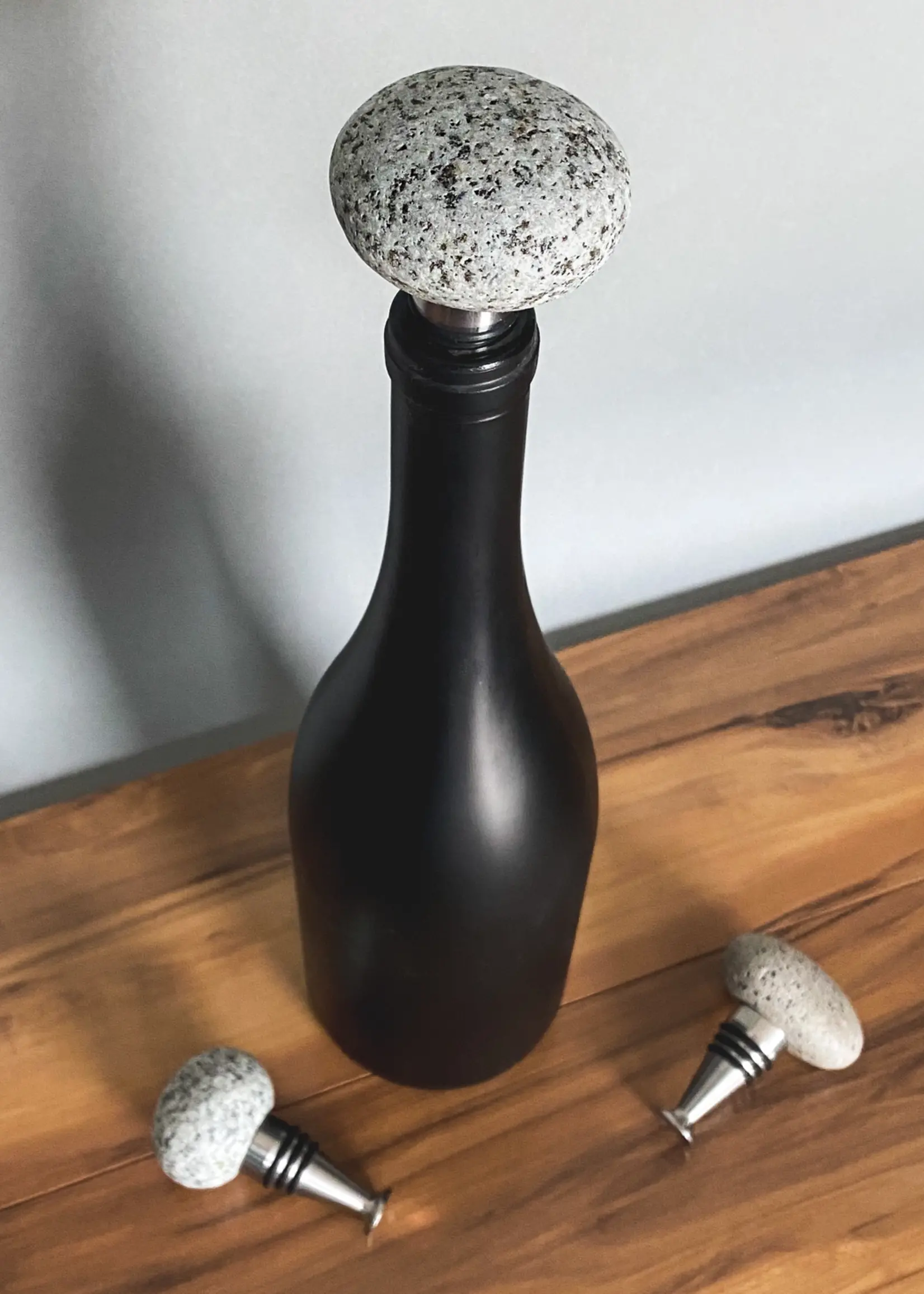 Funky Rock Designs Stone Wine Stopper