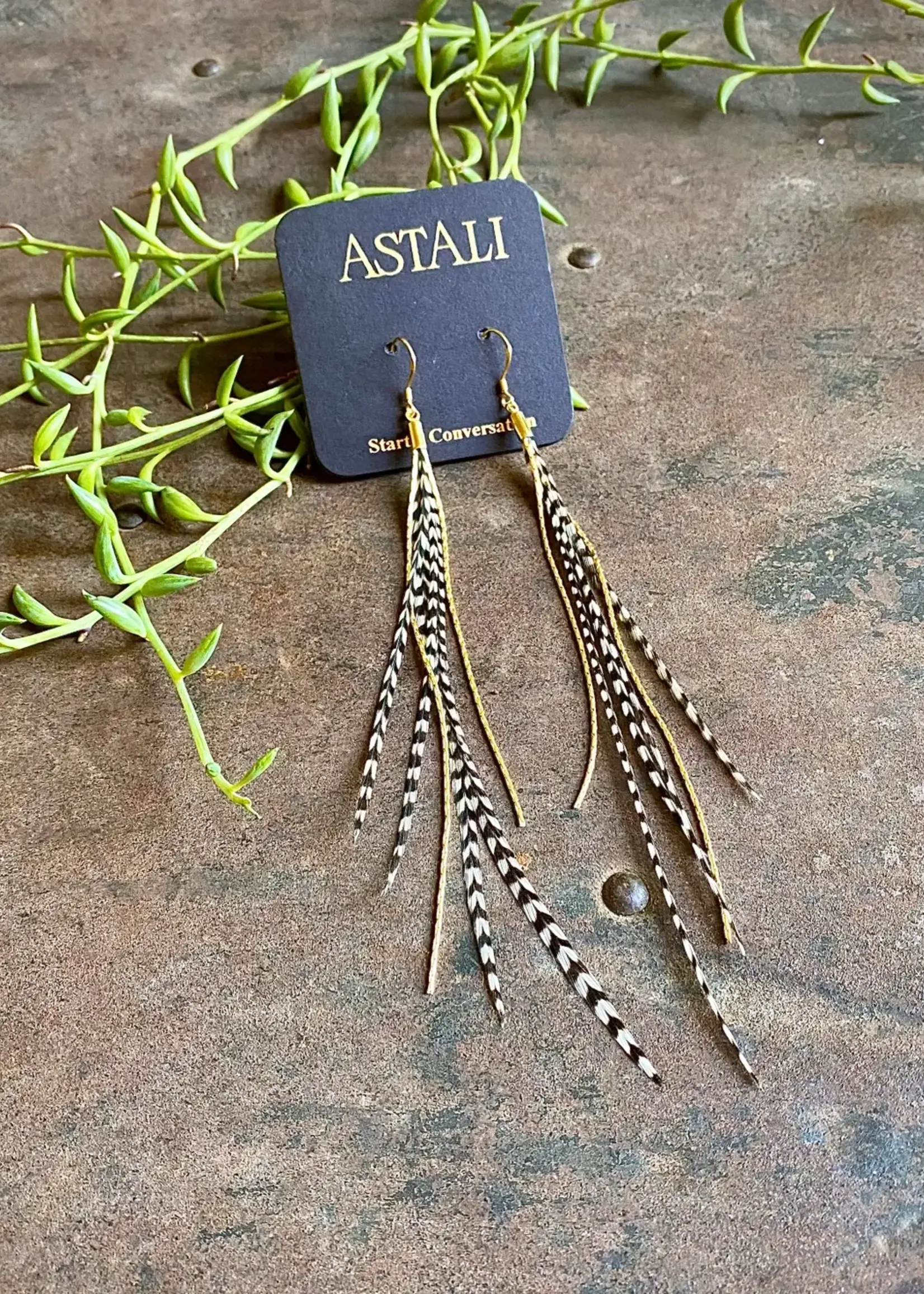 ASTALI Mini Feather Earrings