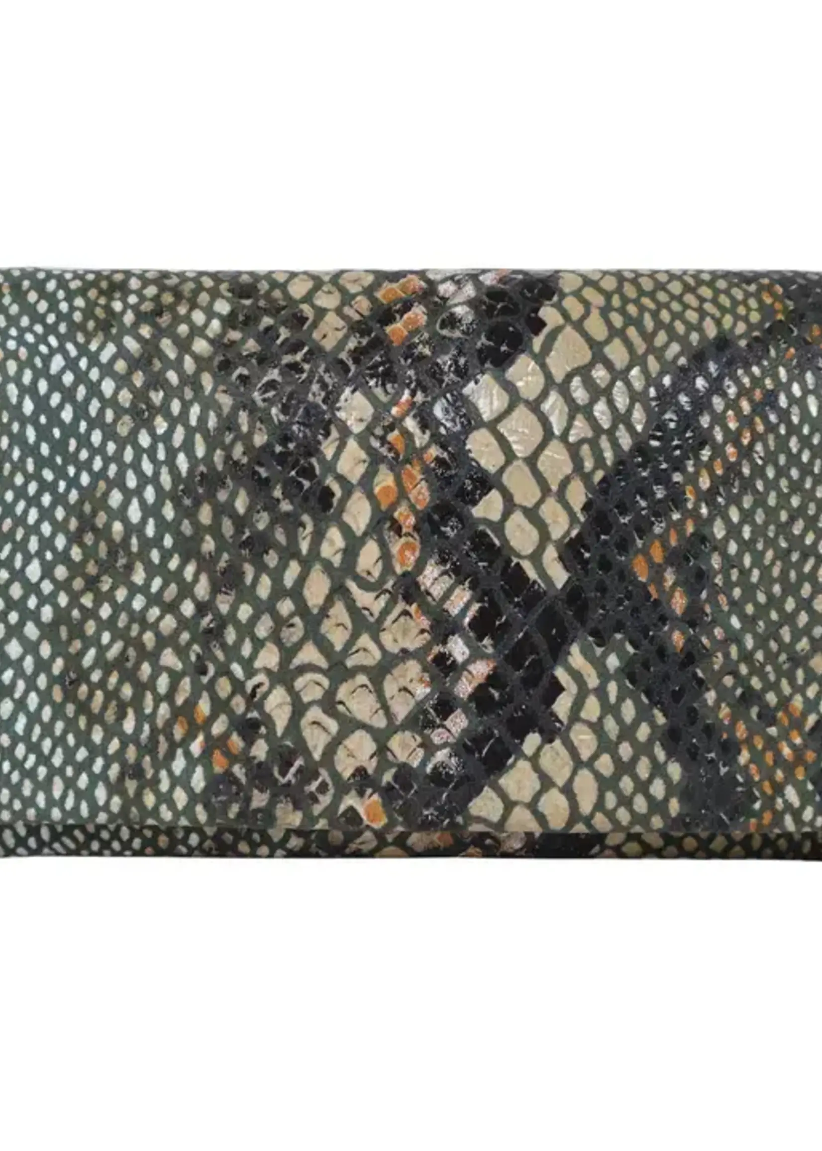 Latico Leathers Eloise Wallet 2