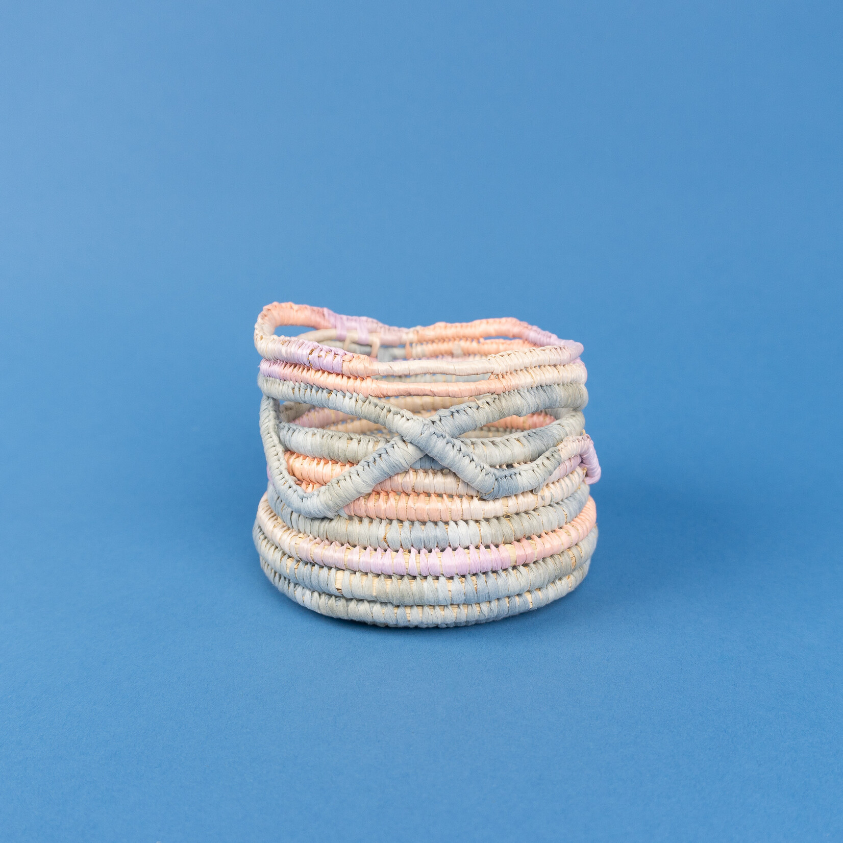 Trina Dalton-Oogjes Trina Dalton-Oogjes — Small Emu Feather Woven Basket (Blue)