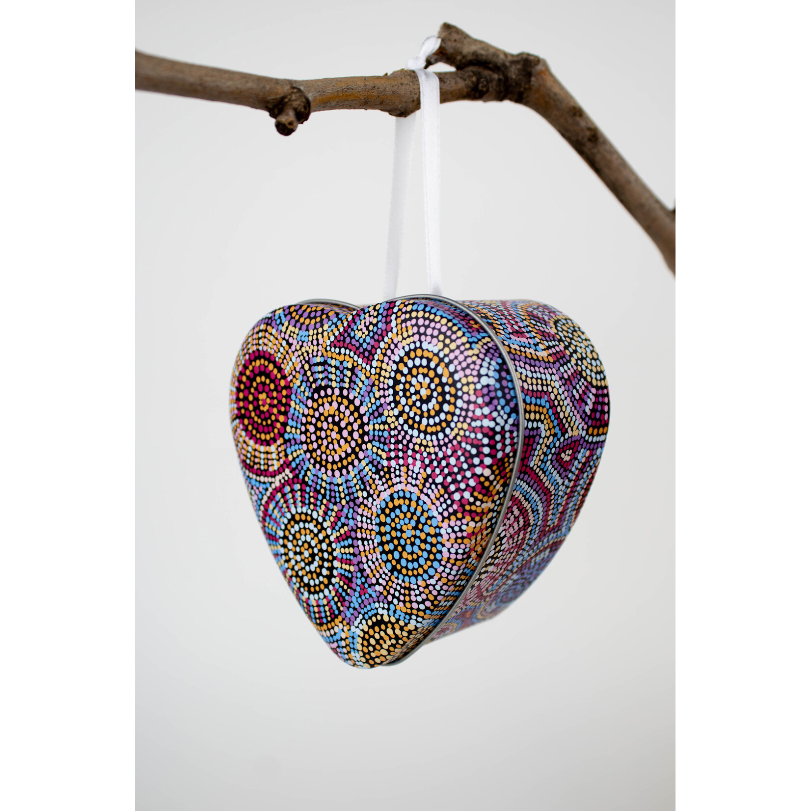 Alperstein Designs 'Warlukurlangu Artist' Tin Heart Shaped Bauble Set of 4