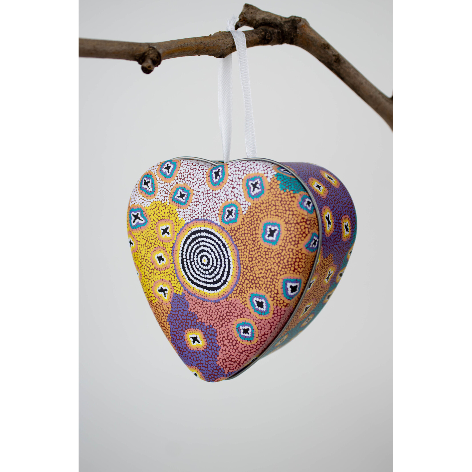 Alperstein Designs 'Warlukurlangu Artist' Tin Heart Shaped Bauble Set of 4