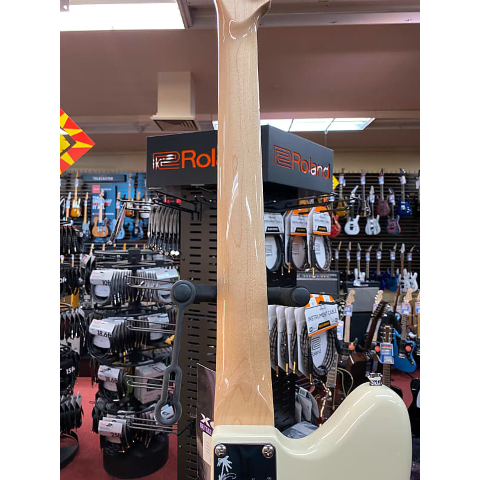 Squier Squier Paranormal Offset Telecaster®, Maple Fingerboard, Olympic White