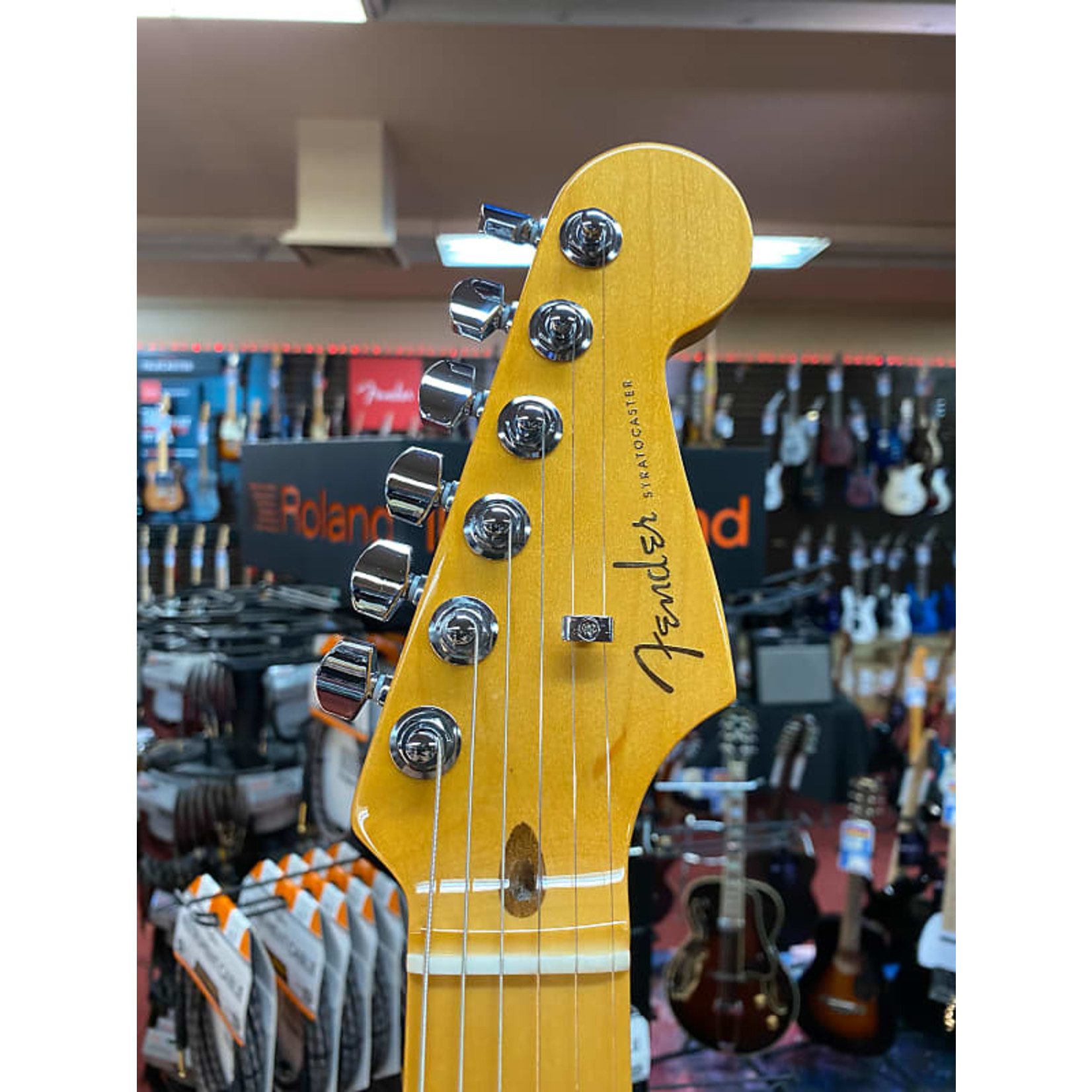 Fender Fender American Ultra Stratocaster®, Maple Fingerboard, Texas Tea