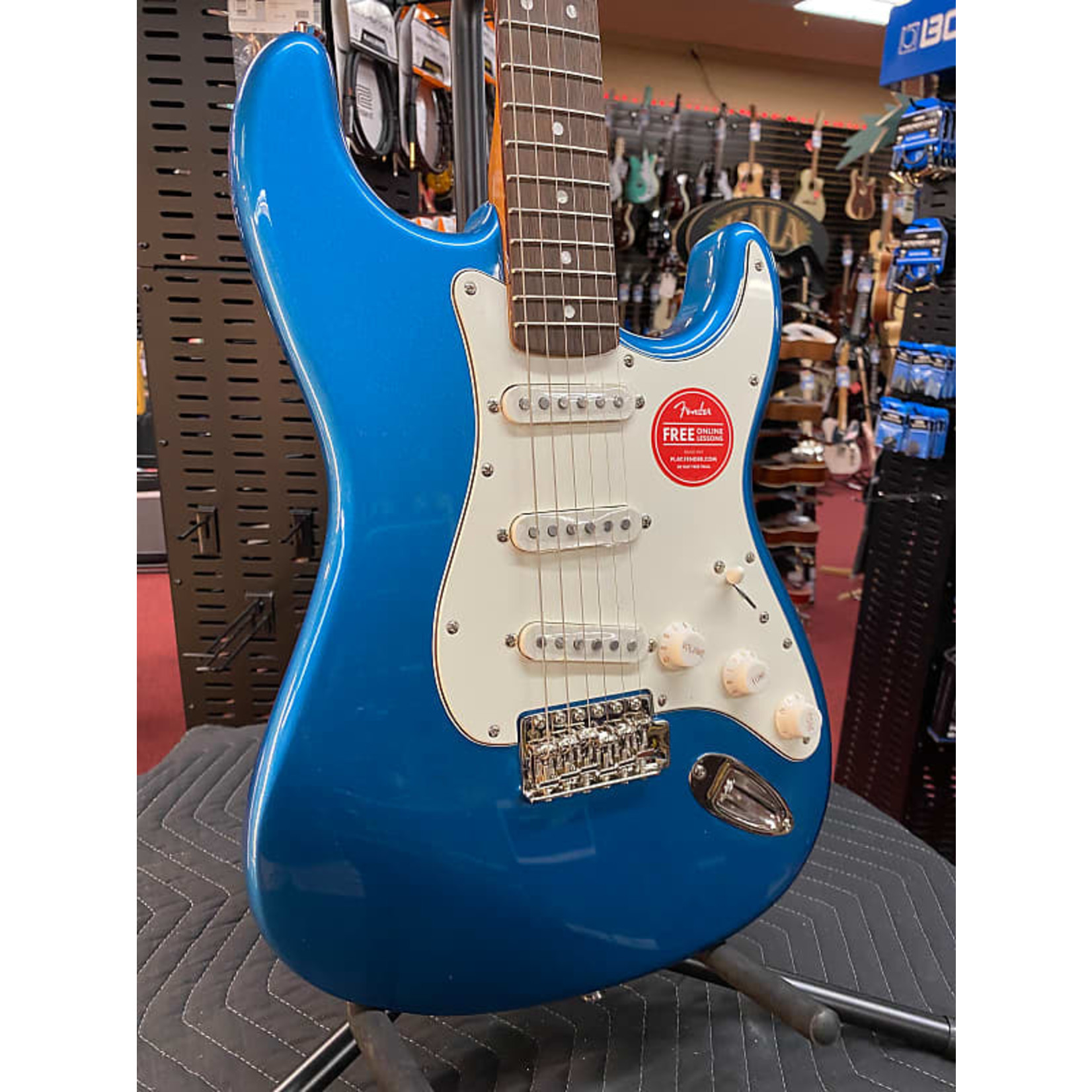 Squier ON SALE-Squier Classic Vibe '60s Stratocaster®, Laurel Fingerboard, Lake Placid Blue