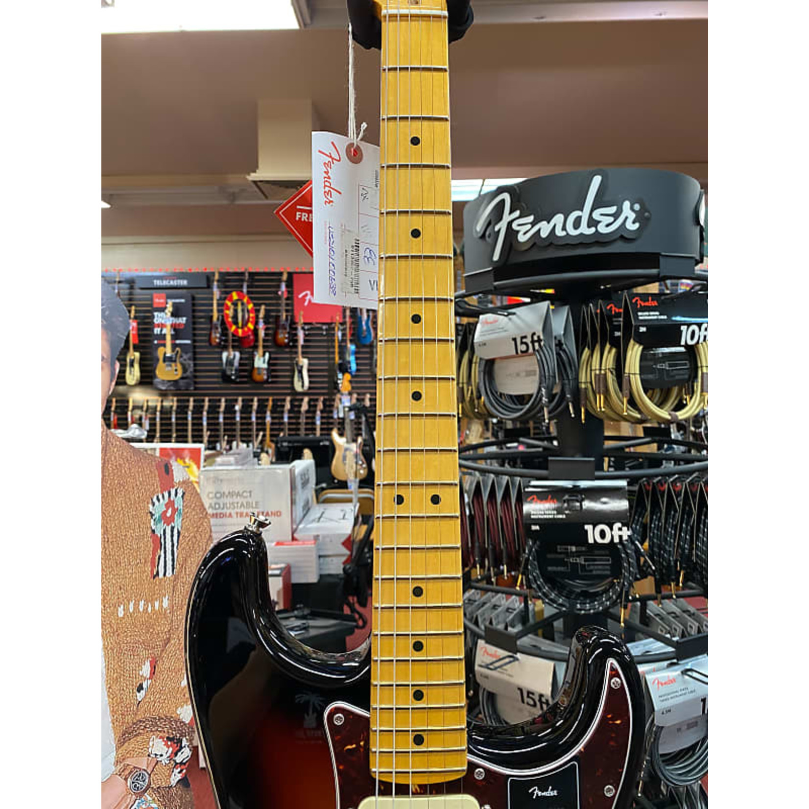 Fender Fender American Professional II Stratocaster®, Maple Fingerboard, 3-Color Sunburst
