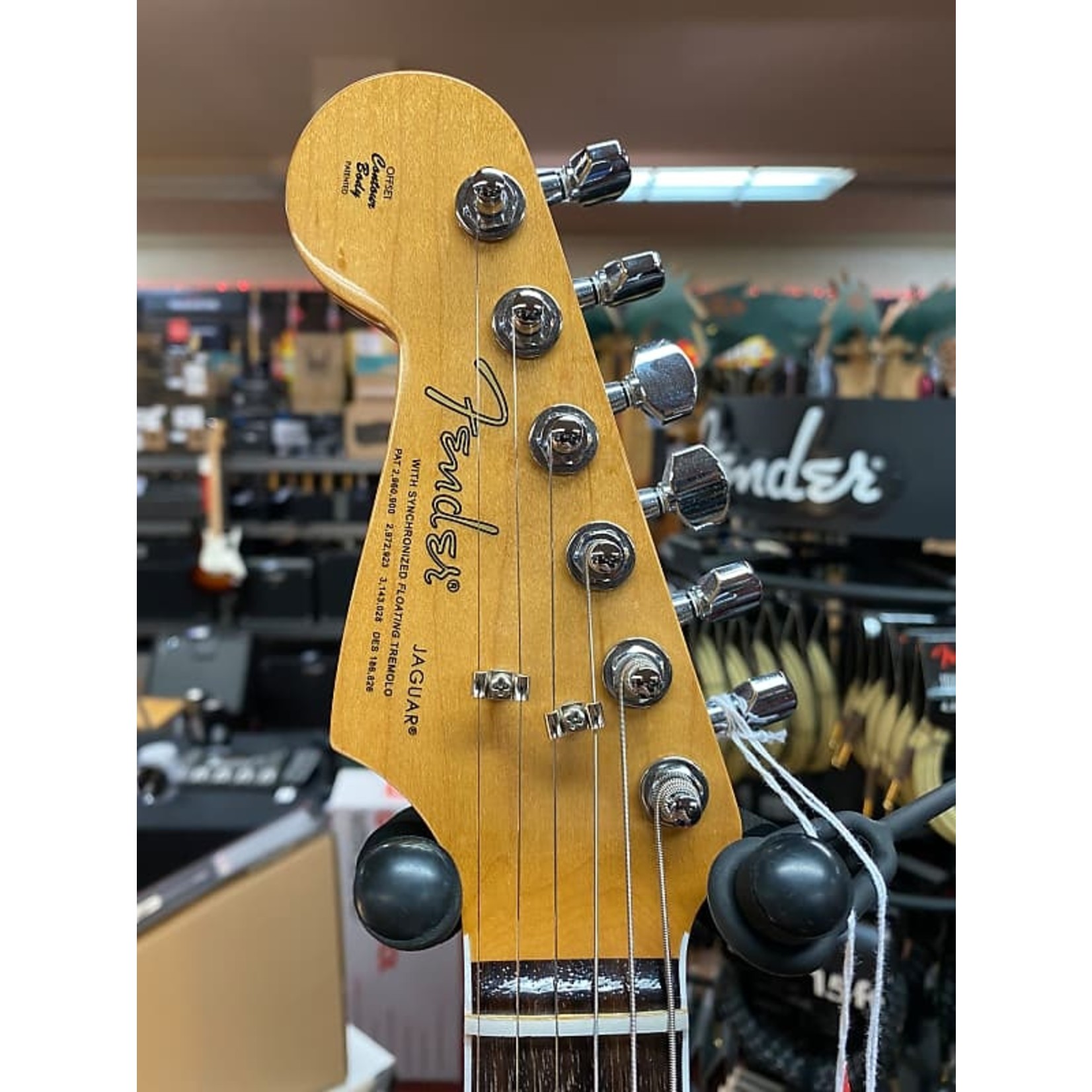 Fender Fender Kurt Cobain Jaguar® Left-Handed, Rosewood Fingerboard, 3-Color Sunburst