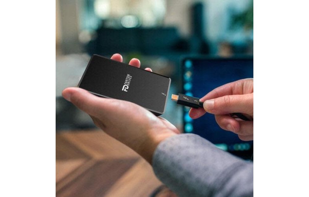 Micronet Fantom eXtreme 2TB Thunderbolt 3 (40 Gbps USB Type C) External SSD - Black (Compatible with OSX and Windows - Thunderbolt 3 Ports Only)