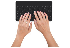 Logitech Keys-To-Go Bluetooth Keyboard for iOS Devices Black with White iPhone Stand